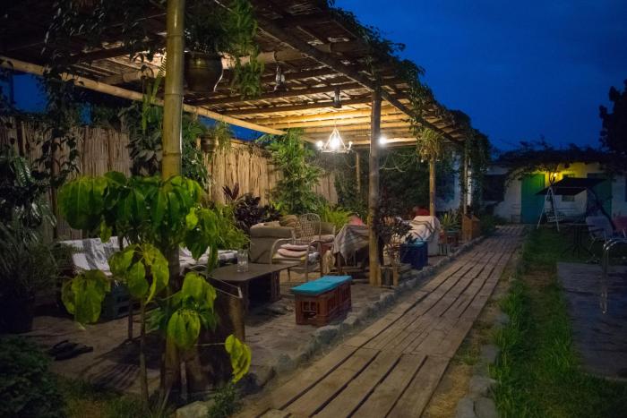 the upcycled hostel huacachina