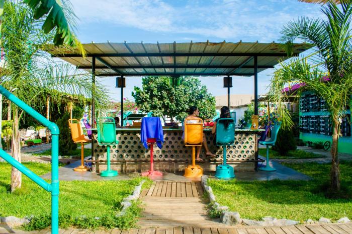 the upcycled hostel huacachina