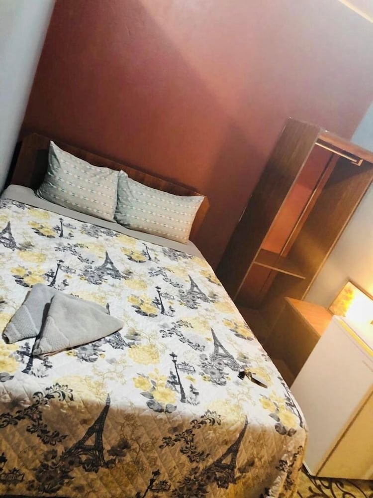 studio 27 inn