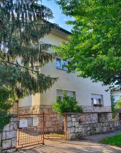 family guesthouse greenslo