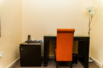 cribville hotel and suites