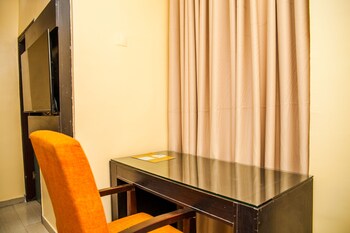 cribville hotel and suites