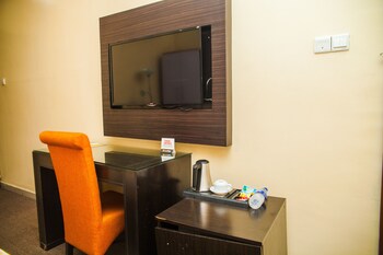 cribville hotel and suites