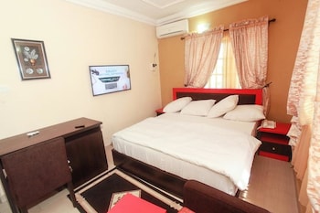carleton hotel and suites