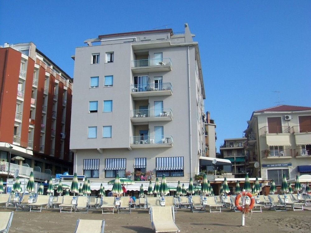 hotel maremola