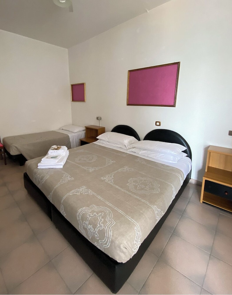 hotel maremola