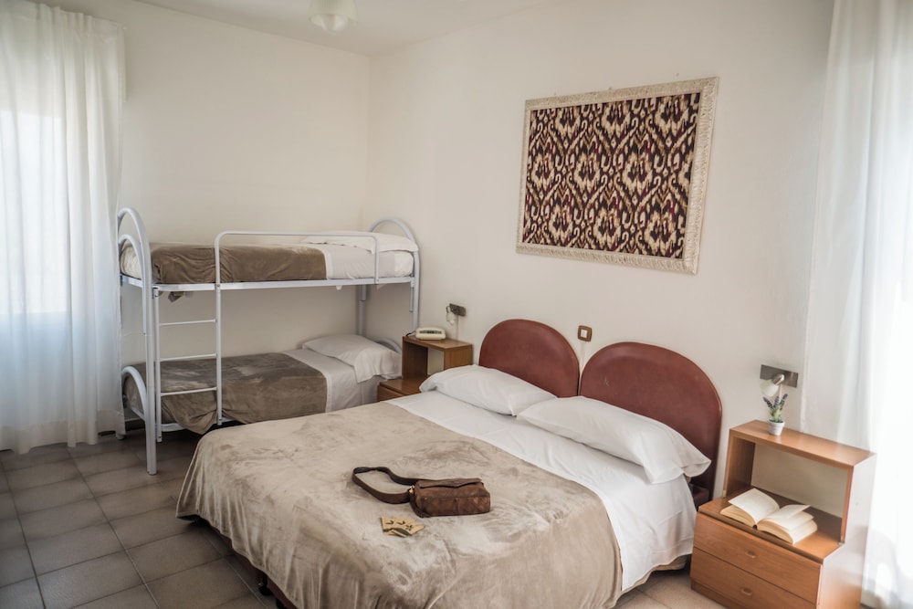 hotel maremola