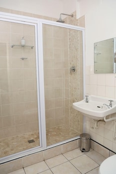 the hamlet country lodge