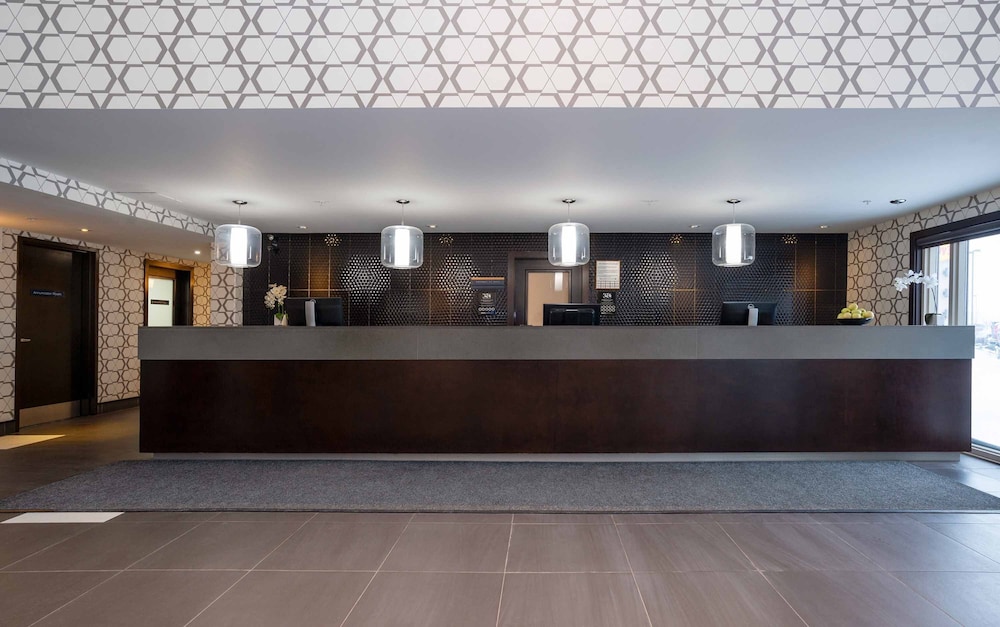 sandman hotel and suites calgary south