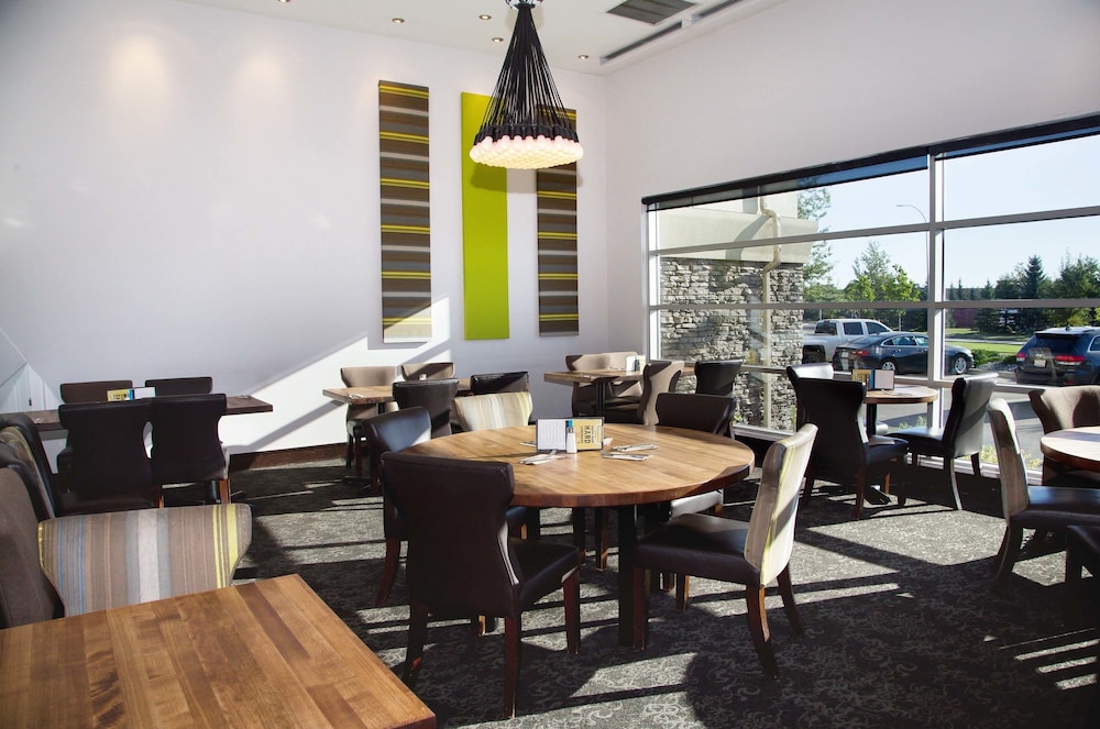 sandman hotel and suites calgary south