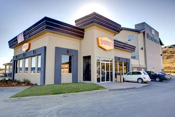 sandman hotel and suites calgary south