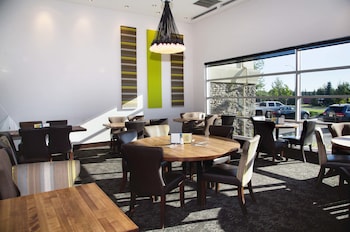 sandman hotel and suites calgary south