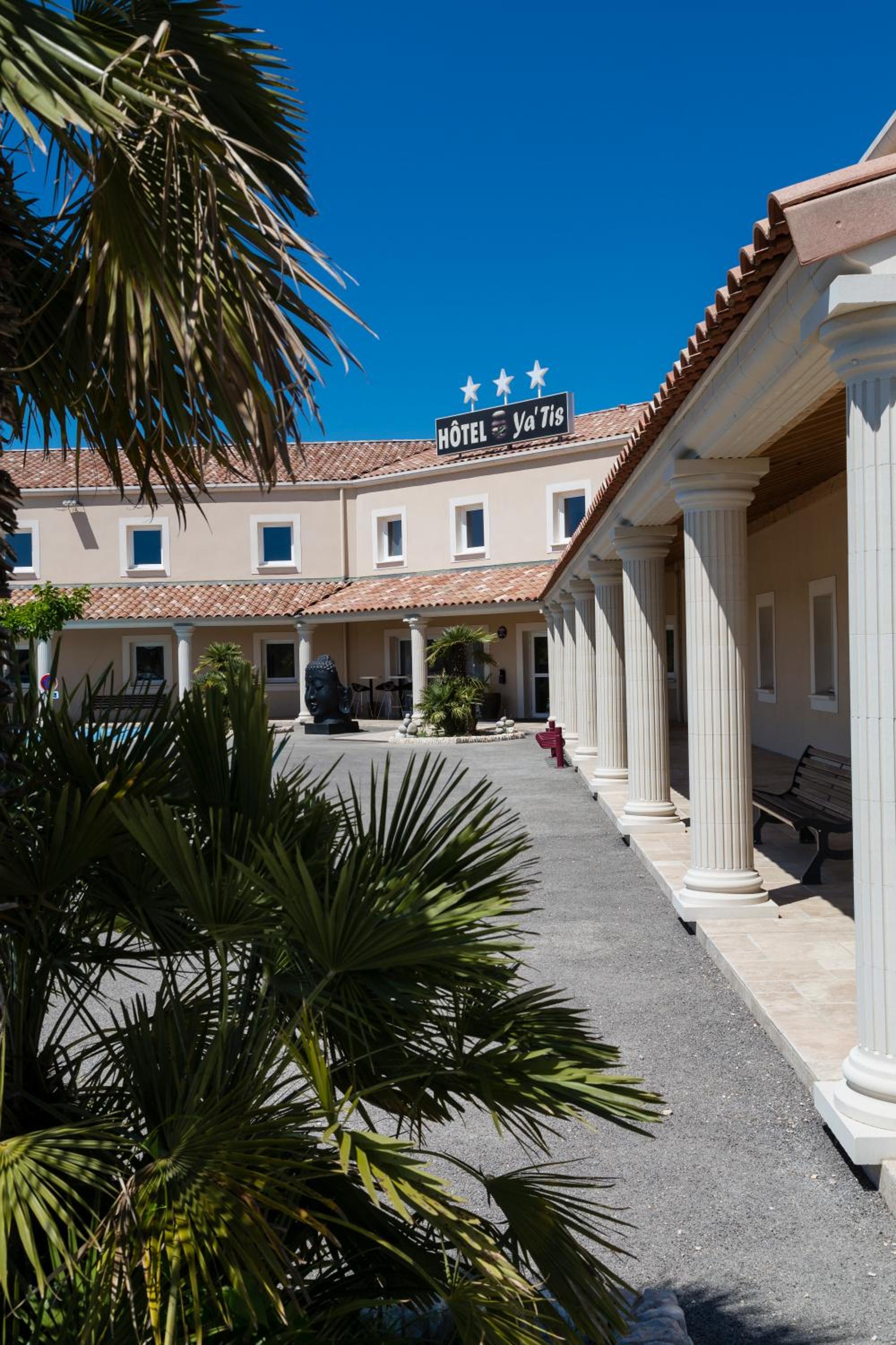 hotel le yatis