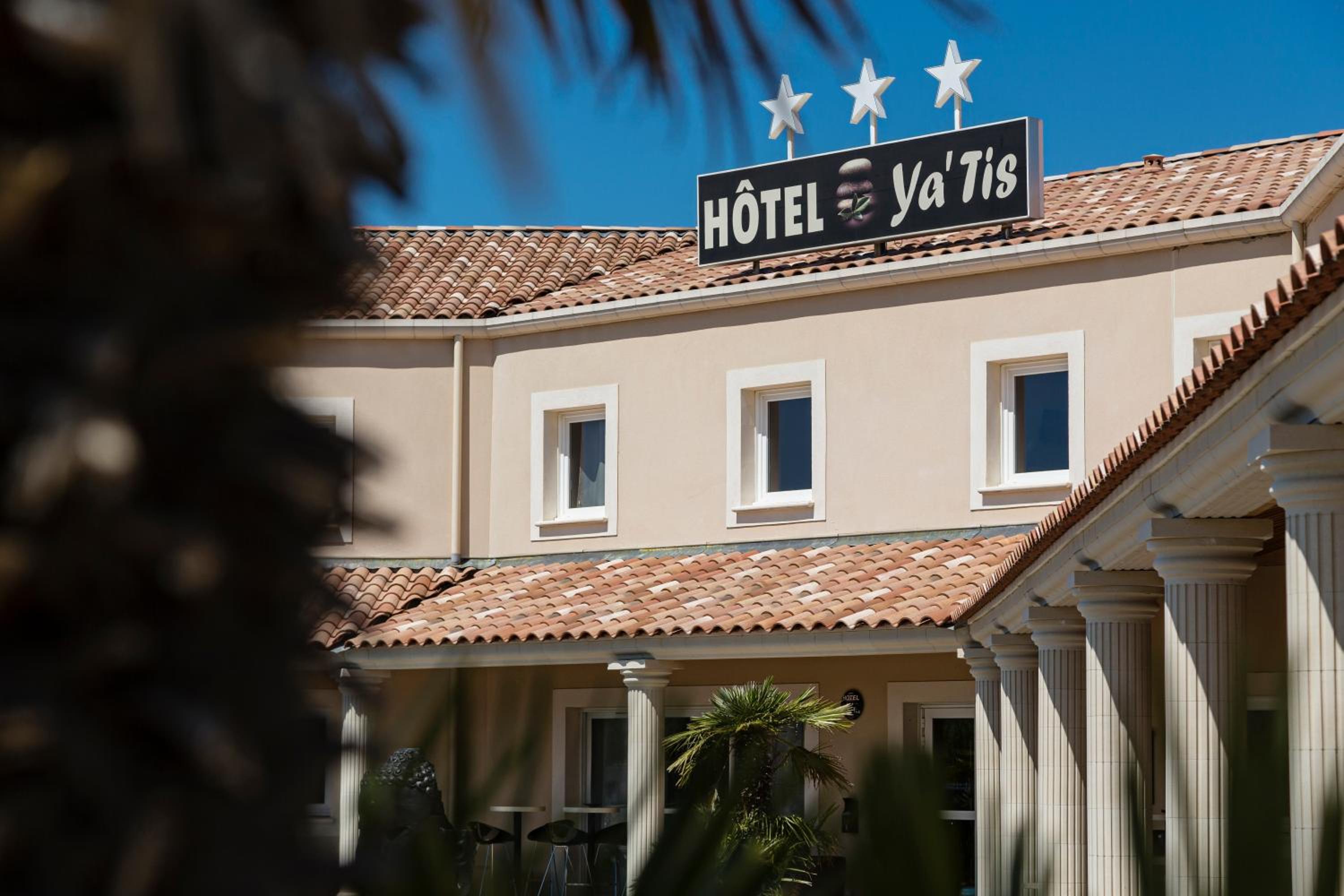 hotel le yatis