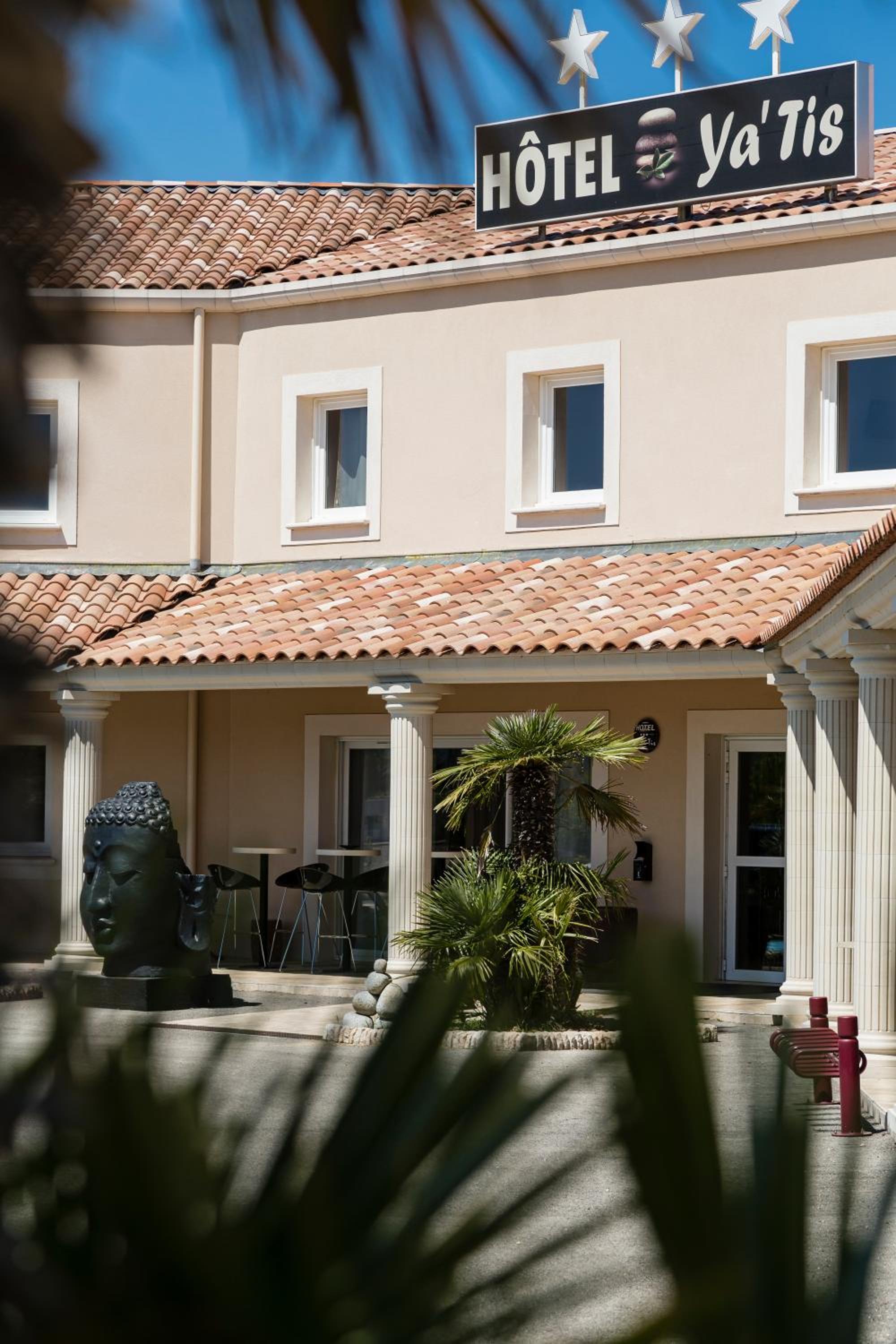 hotel le yatis
