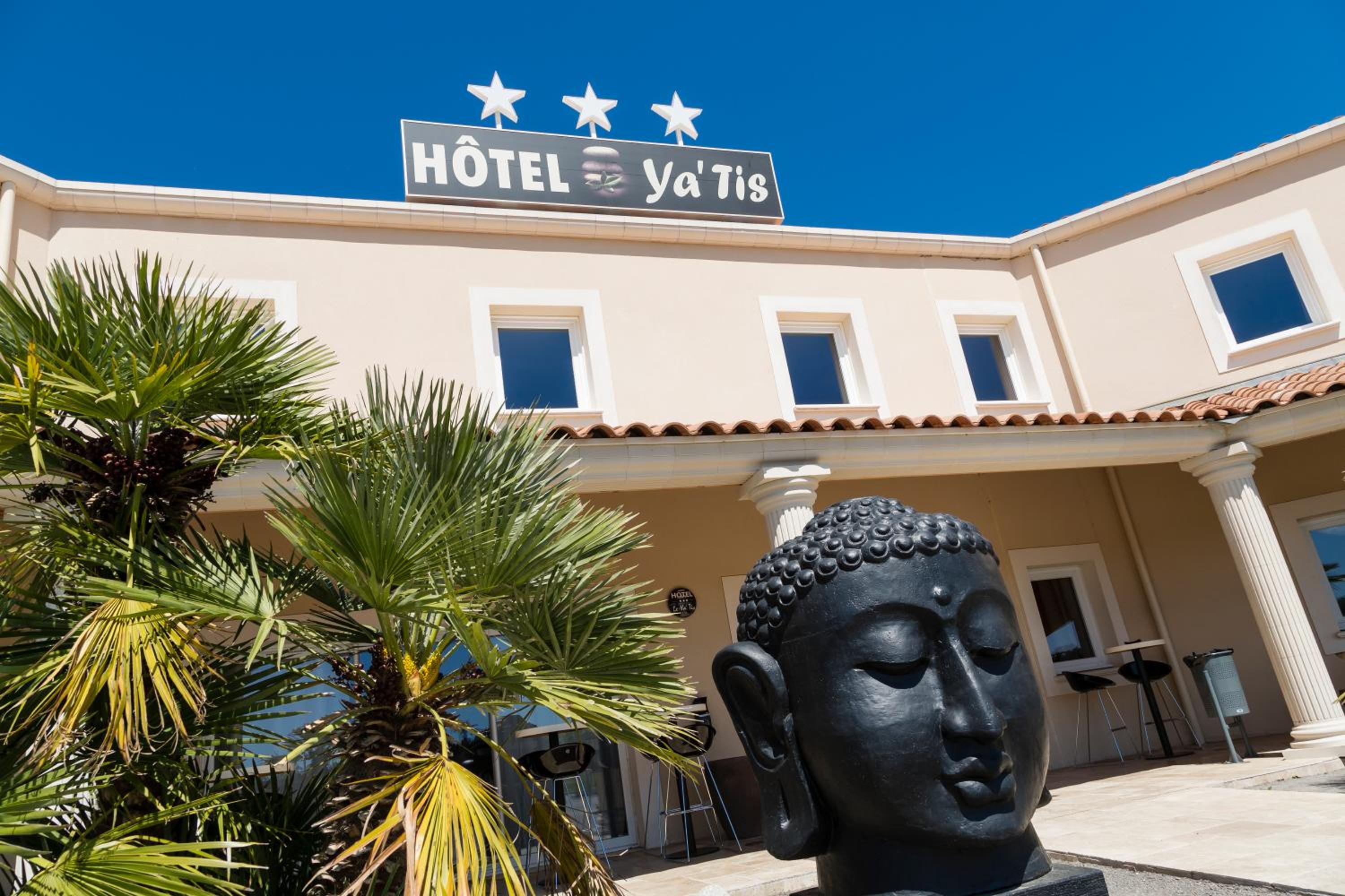 hotel le yatis