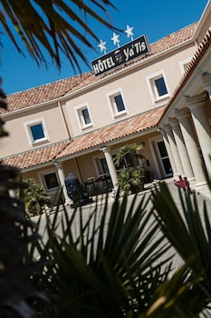 hotel le yatis