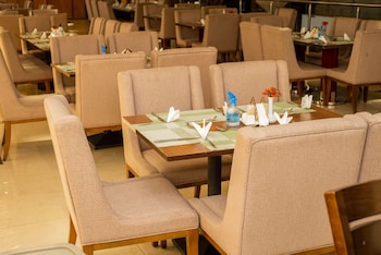 The Grand Palace Hotel,,3 star