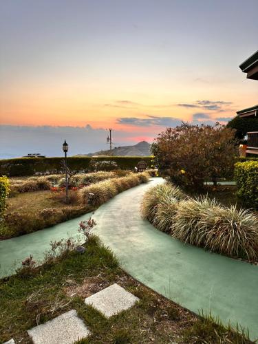 hotel tropico monteverde