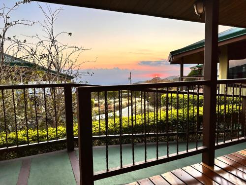 hotel tropico monteverde