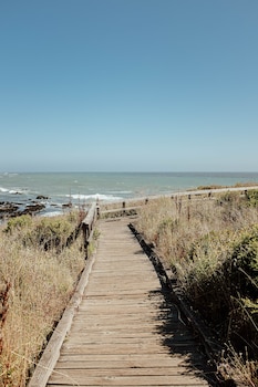 fireside inn on moonstone beach