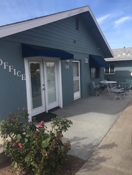 little daisy motel