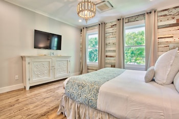 the roost ocean springs