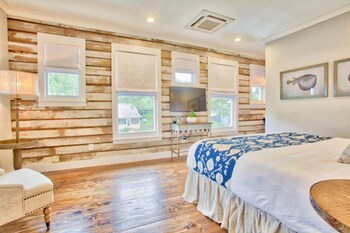 the roost ocean springs