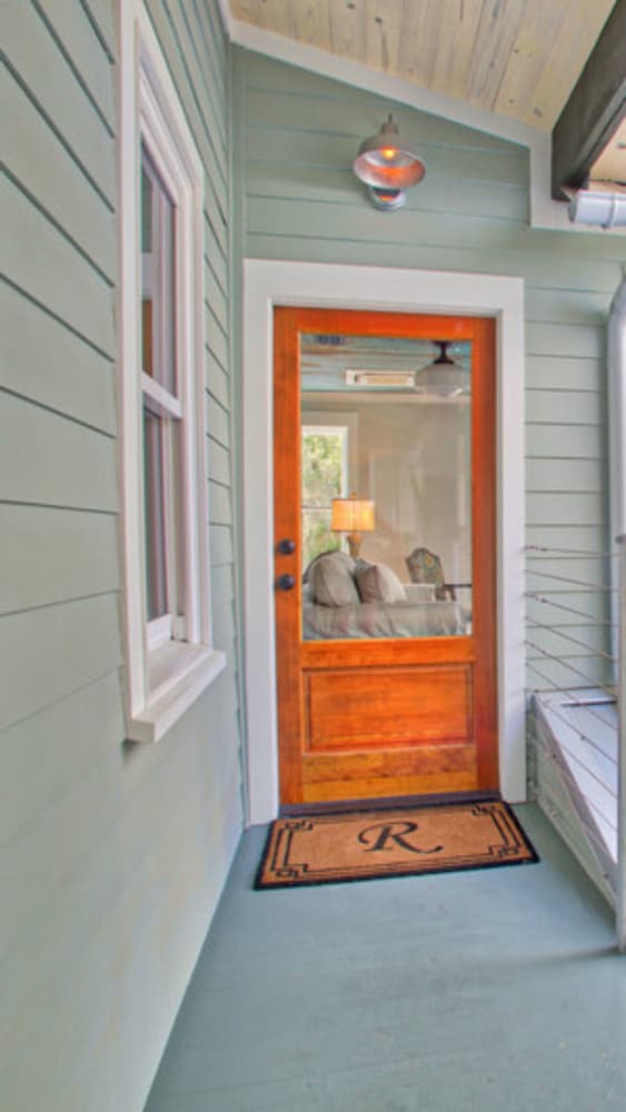 the roost ocean springs