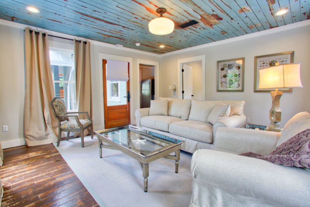 the roost ocean springs