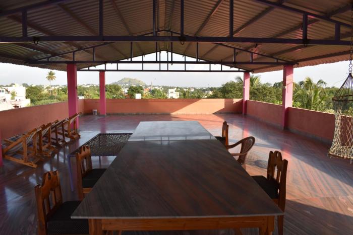 rainbow guest house tiruvannamalai