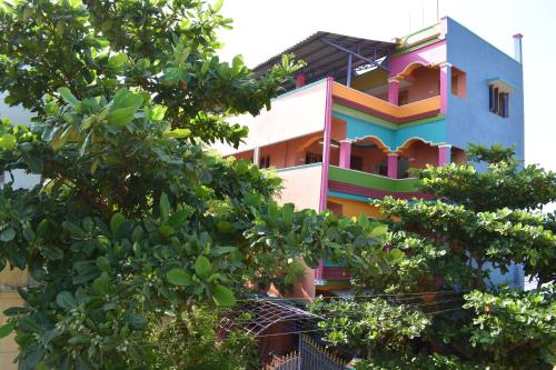 rainbow guest house tiruvannamalai