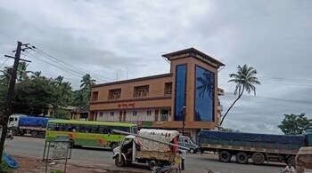 Sri Ratna Lodge,,2 star