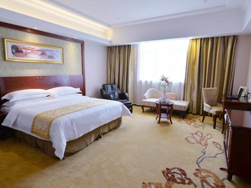 vienna classic hotel shanghai jinshan zhangyan industrial park zhongqiao college