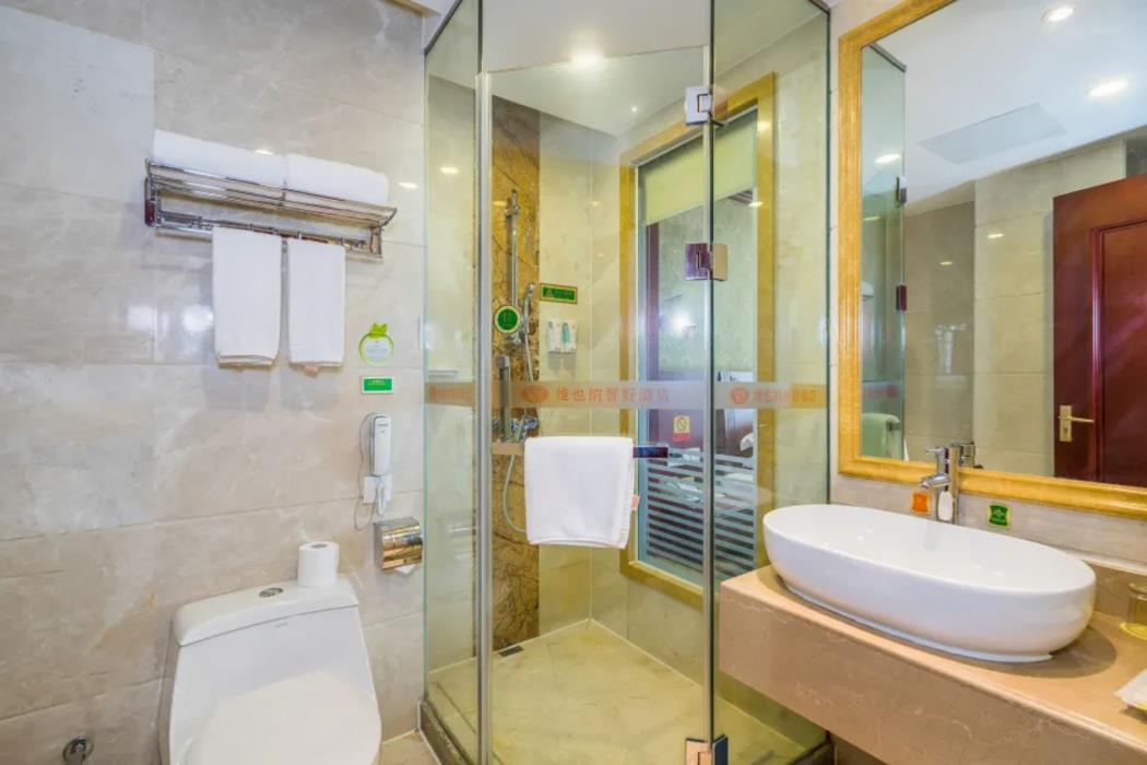 vienna classic hotel shanghai jinshan zhangyan industrial park zhongqiao college
