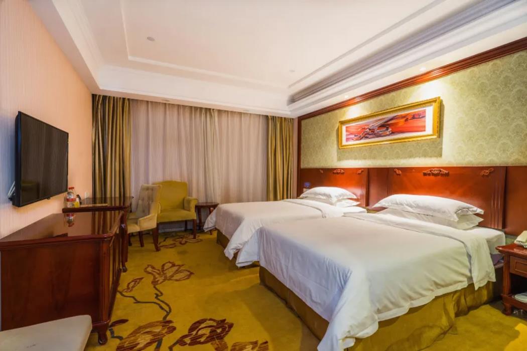 vienna classic hotel shanghai jinshan zhangyan industrial park zhongqiao college
