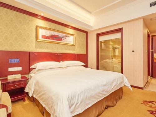vienna classic hotel shanghai jinshan zhangyan industrial park zhongqiao college