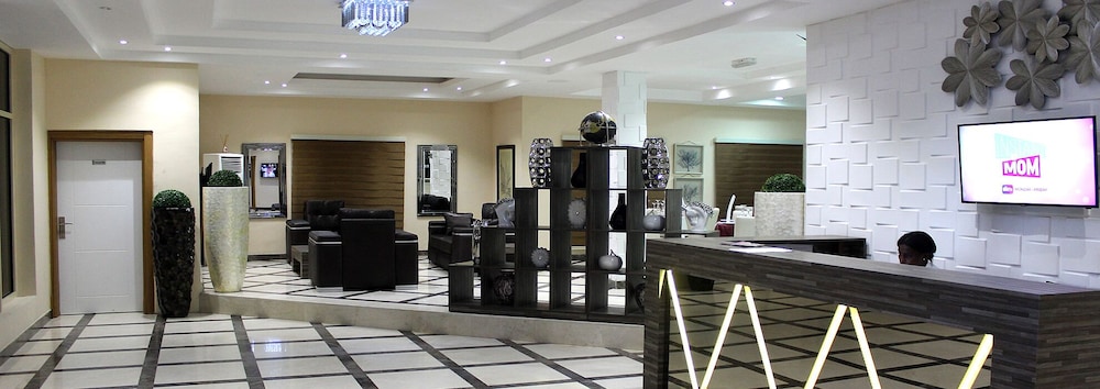 ellyxville hotels