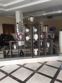 ellyxville hotels