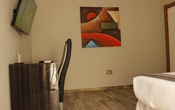 ellyxville hotels