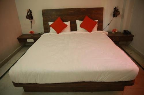 Hotel Loki's Forest Inn,Ranga Reddy>>Hyderabad,3 star