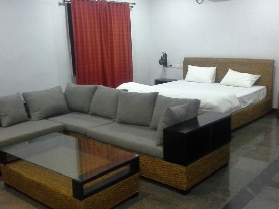 hotel lokis forest inn
