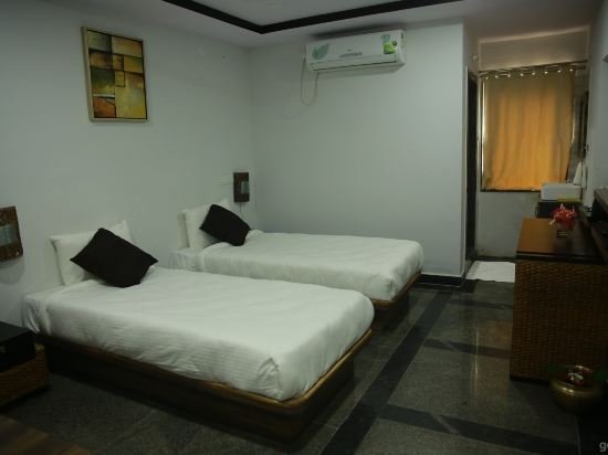 hotel lokis forest inn