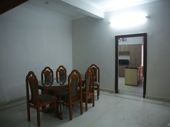 hotel lokis forest inn