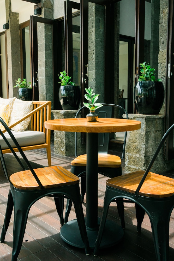 umpadhi canggu hotel