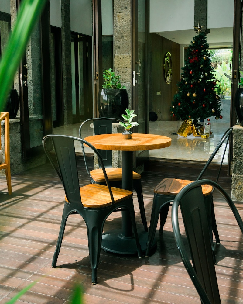 umpadhi canggu hotel