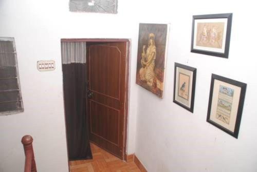 Karina Art Home Stay,Teliwara Road,3 star