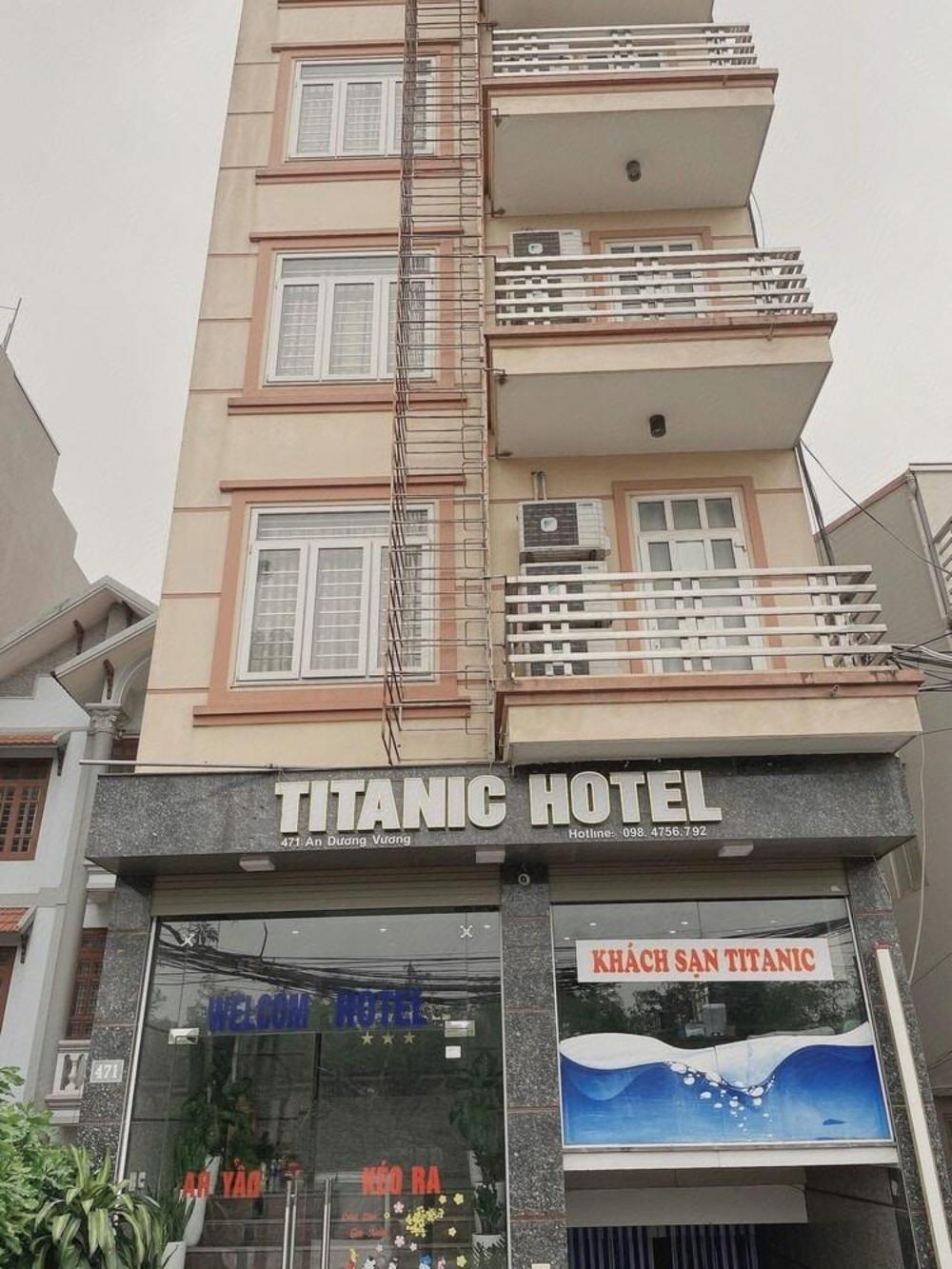 titanic hotel