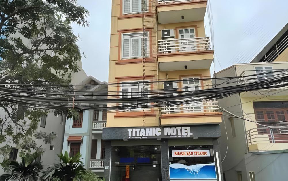 titanic hotel