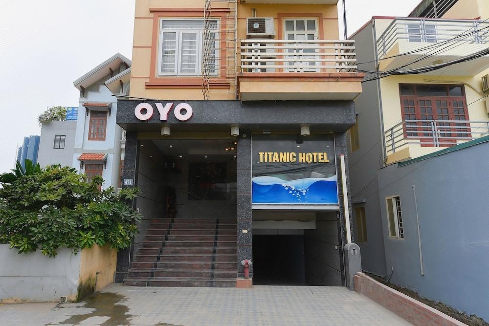 titanic hotel